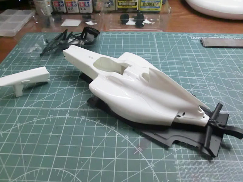 フジミ 1/20 ザウバーC30 製作 その3: 【工房ネコの手